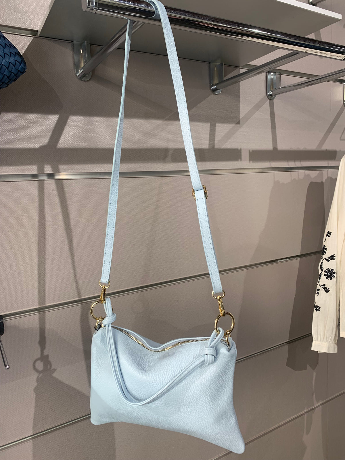 Borsa con tracolla regolabile