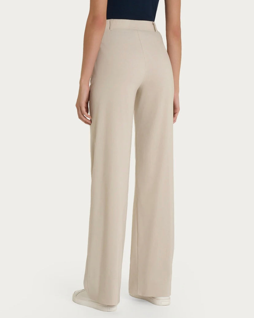 Pantalone ampio con tasche e risvolto in Super Fresh DP23P4