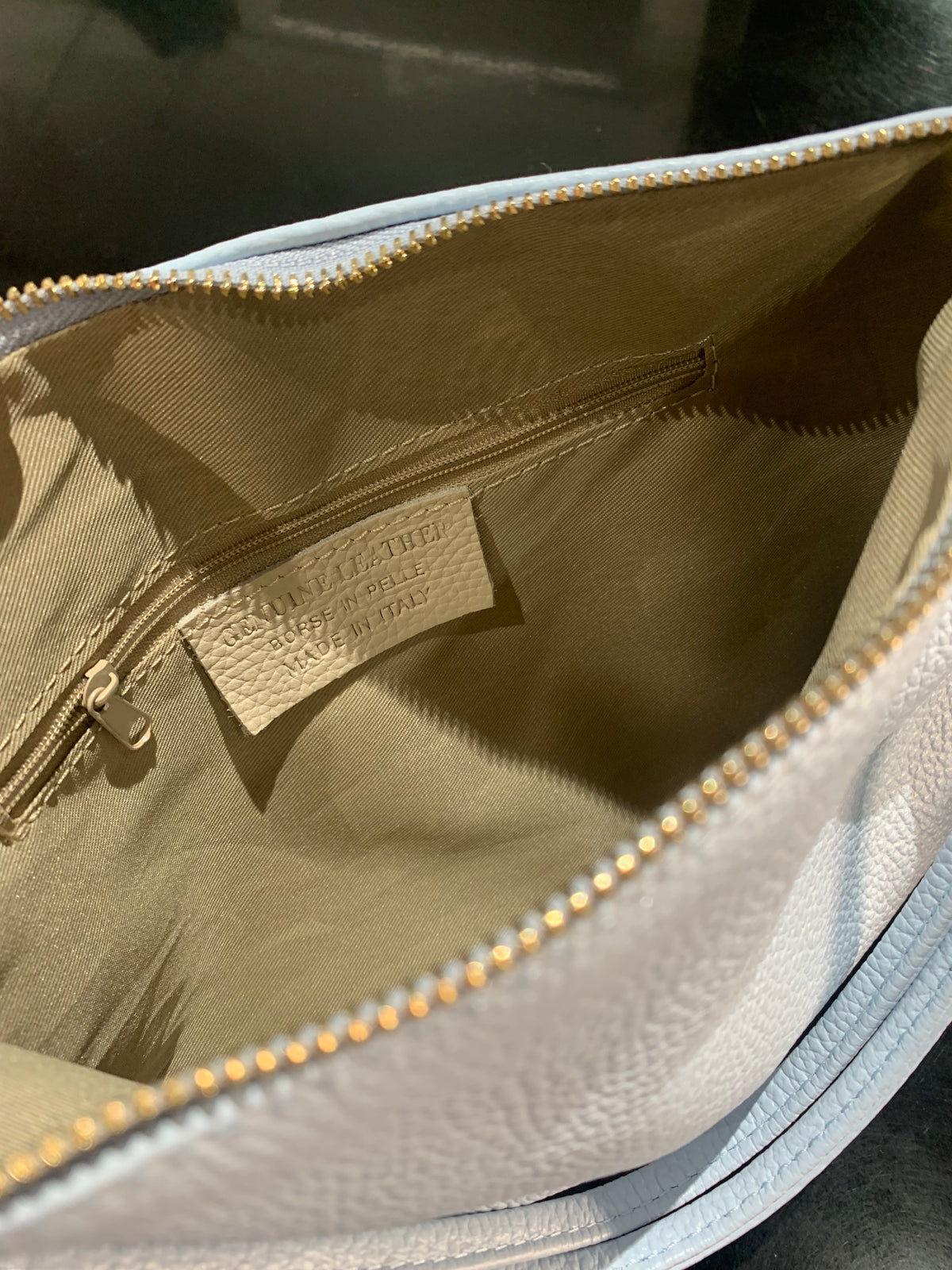 Borsa con tracolla regolabile