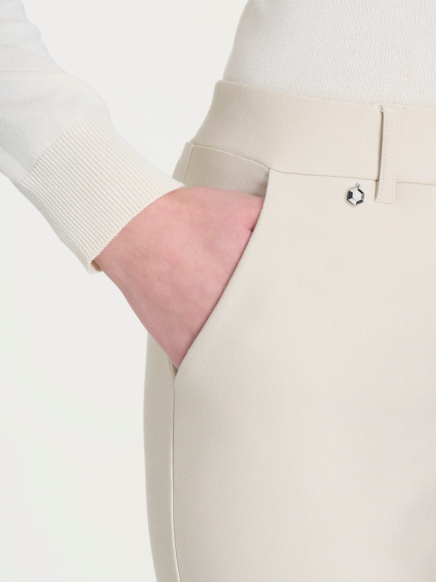 Pantalone dritto con tasche in Compact DB24PP