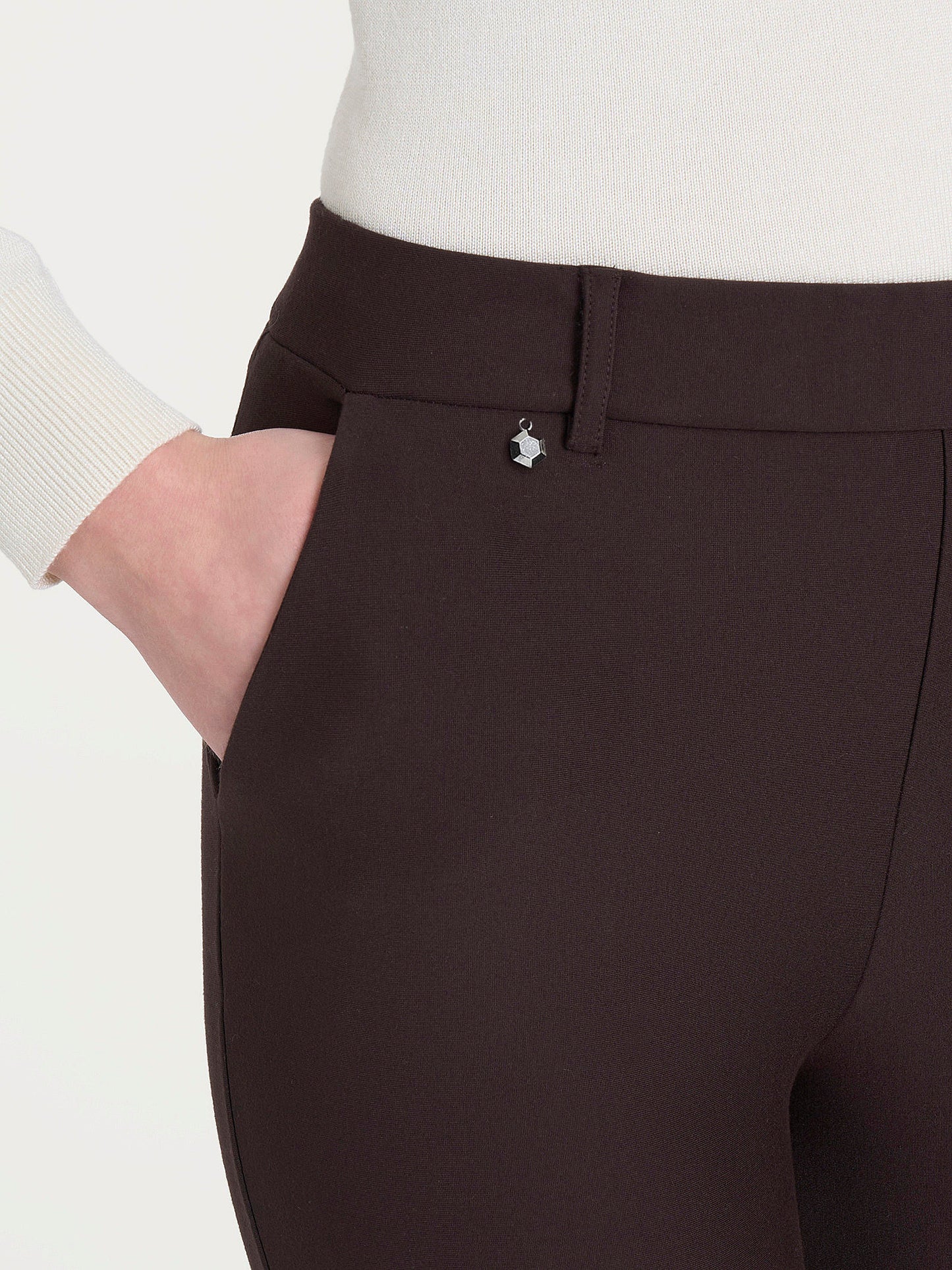 Pantalone dritto con tasche in Compact DB24PP