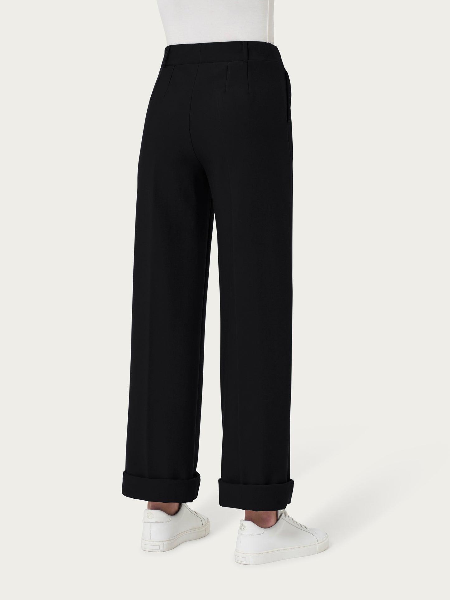 Pantalone ampio con tasche DC70P4