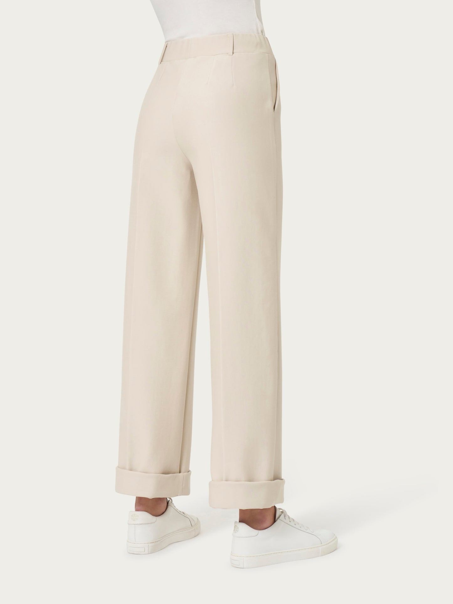 Pantalone ampio con tasche DC70P4