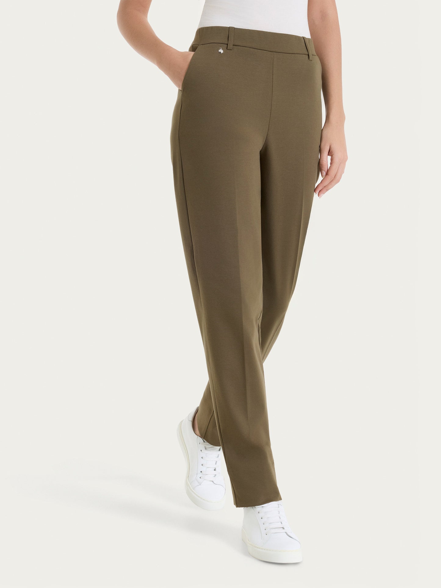 Pantalone a carota con tasche DC70PF