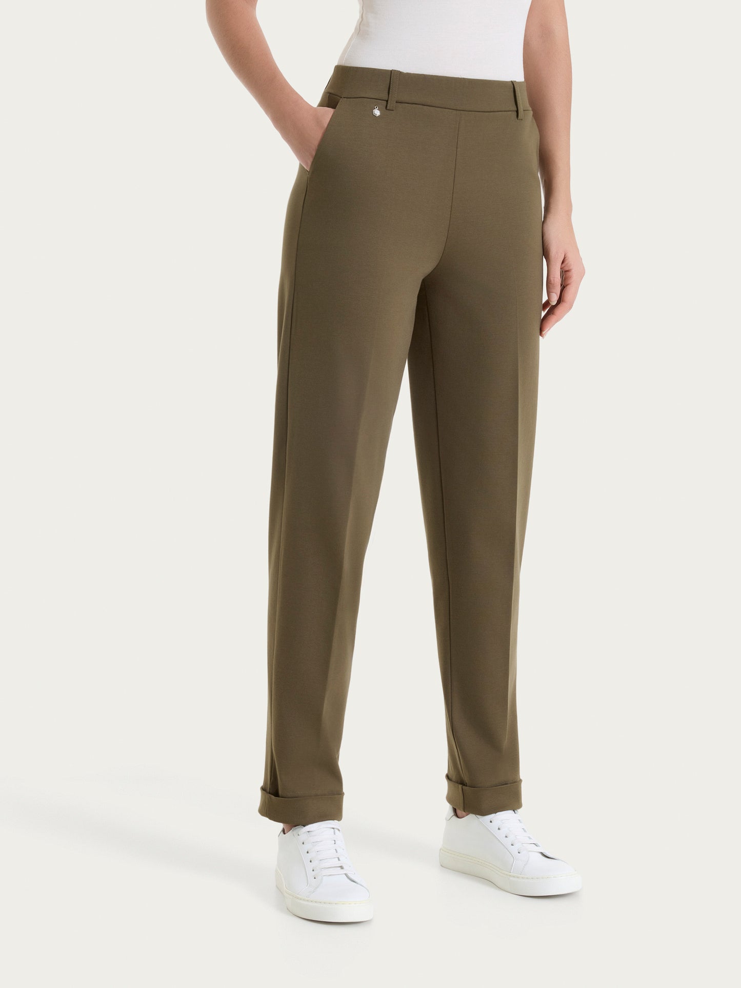 Pantalone a carota con tasche DC70PF