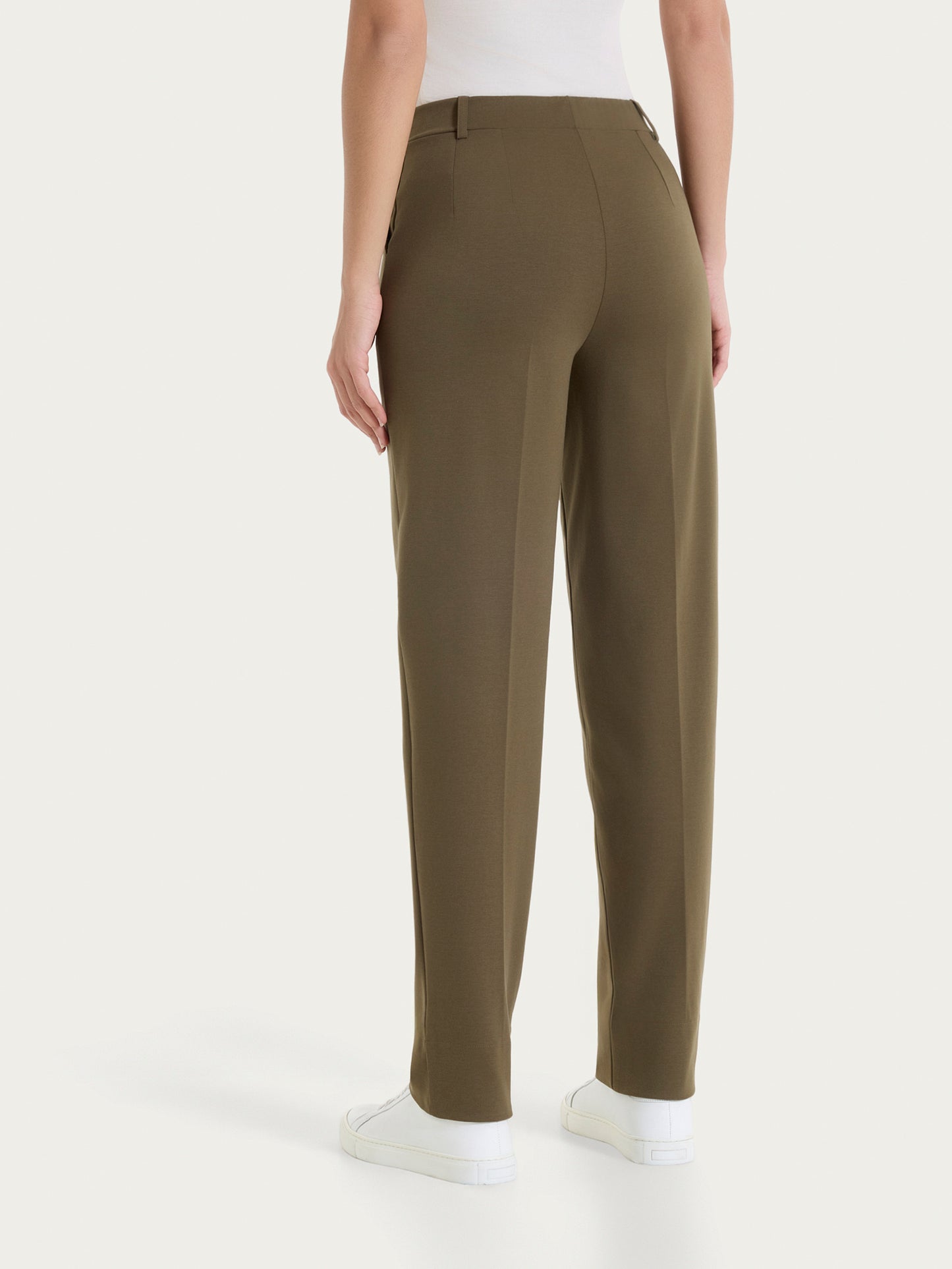Pantalone a carota con tasche DC70PF