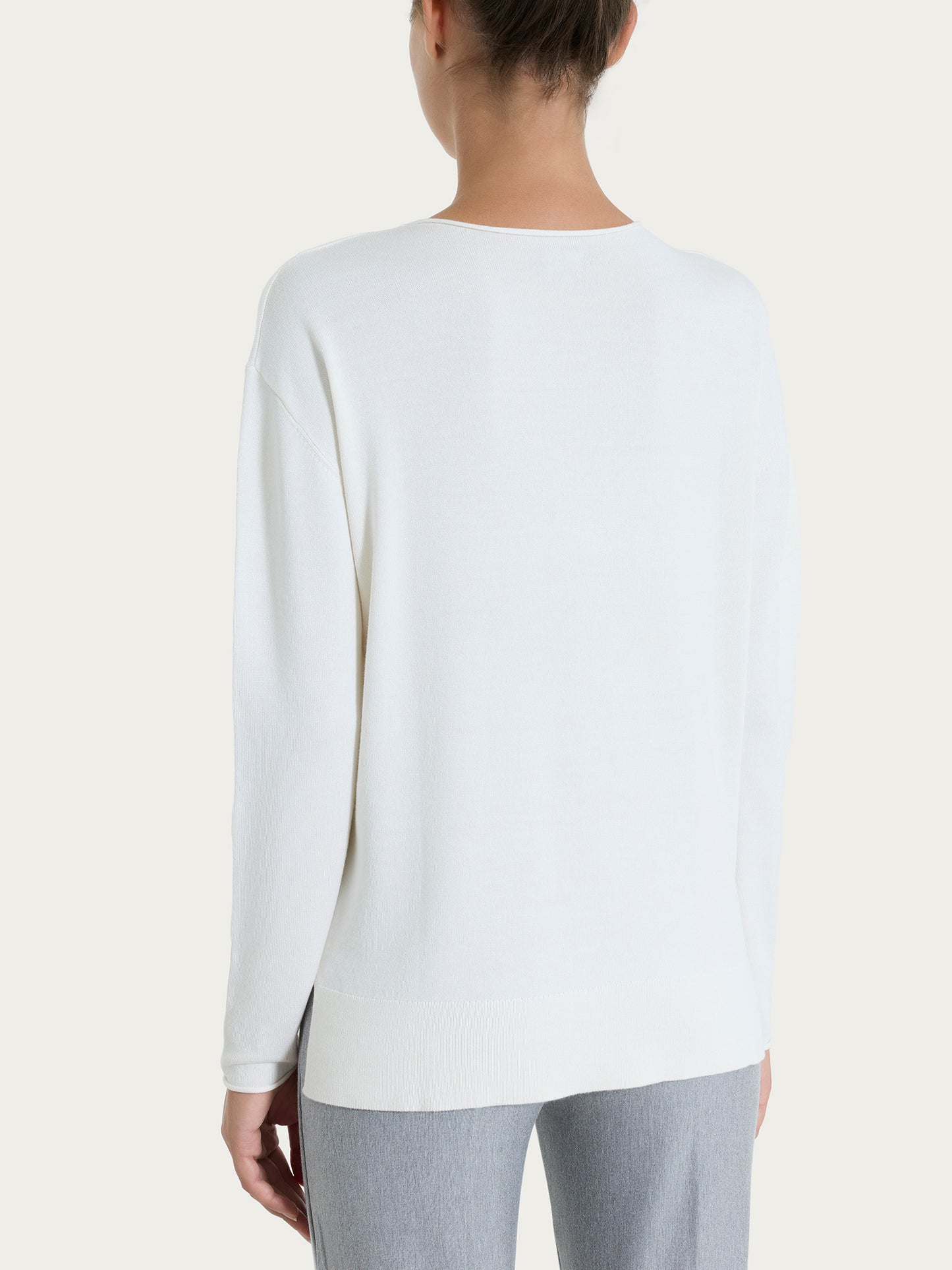 Maglia asimmetrica con girocollo Four Seasons DN56T9