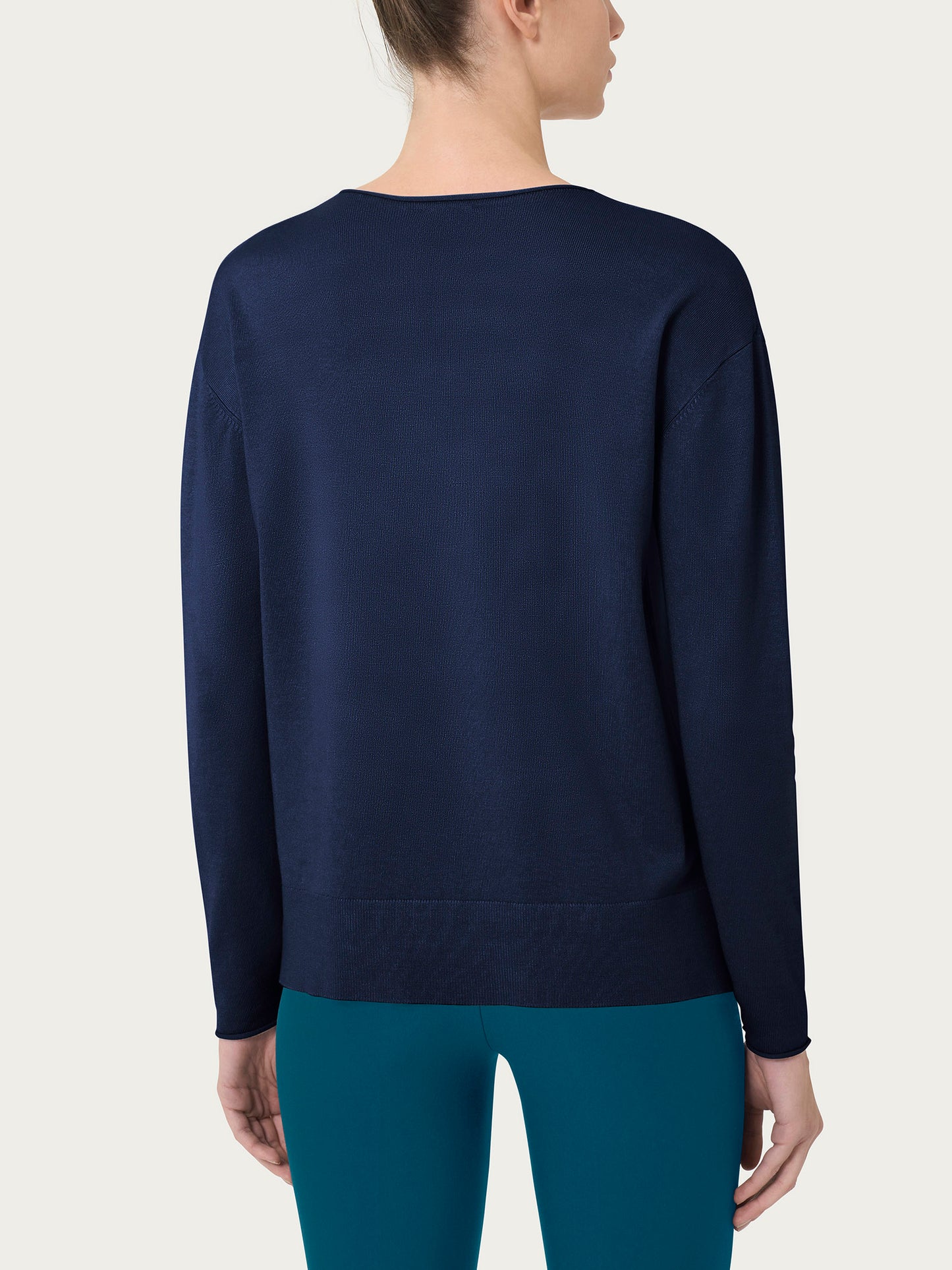 Maglia asimmetrica con girocollo Four Seasons DN56T9