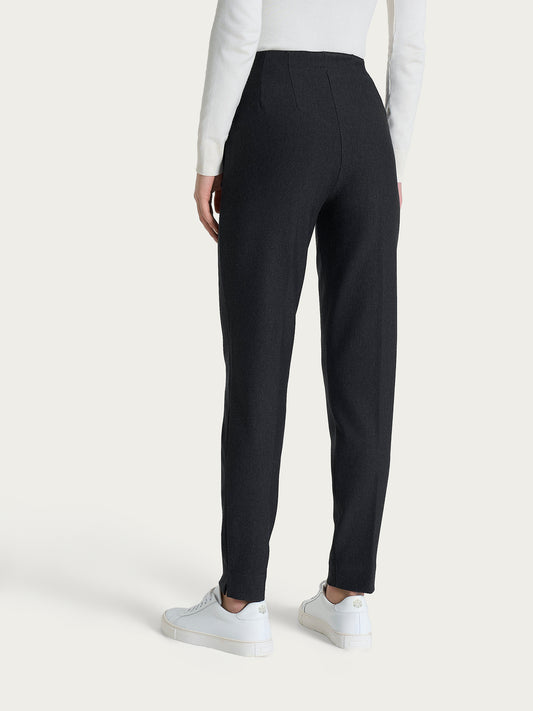Pantalone a carota con tasche in tessuto Compact DO32PS