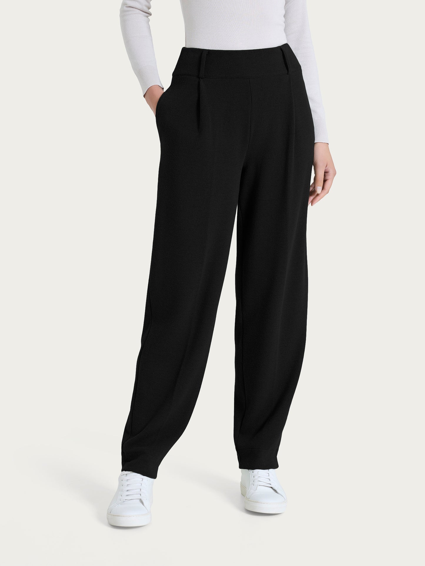 Pantalone a carota con tasche e pinces in Velvet DR23PF