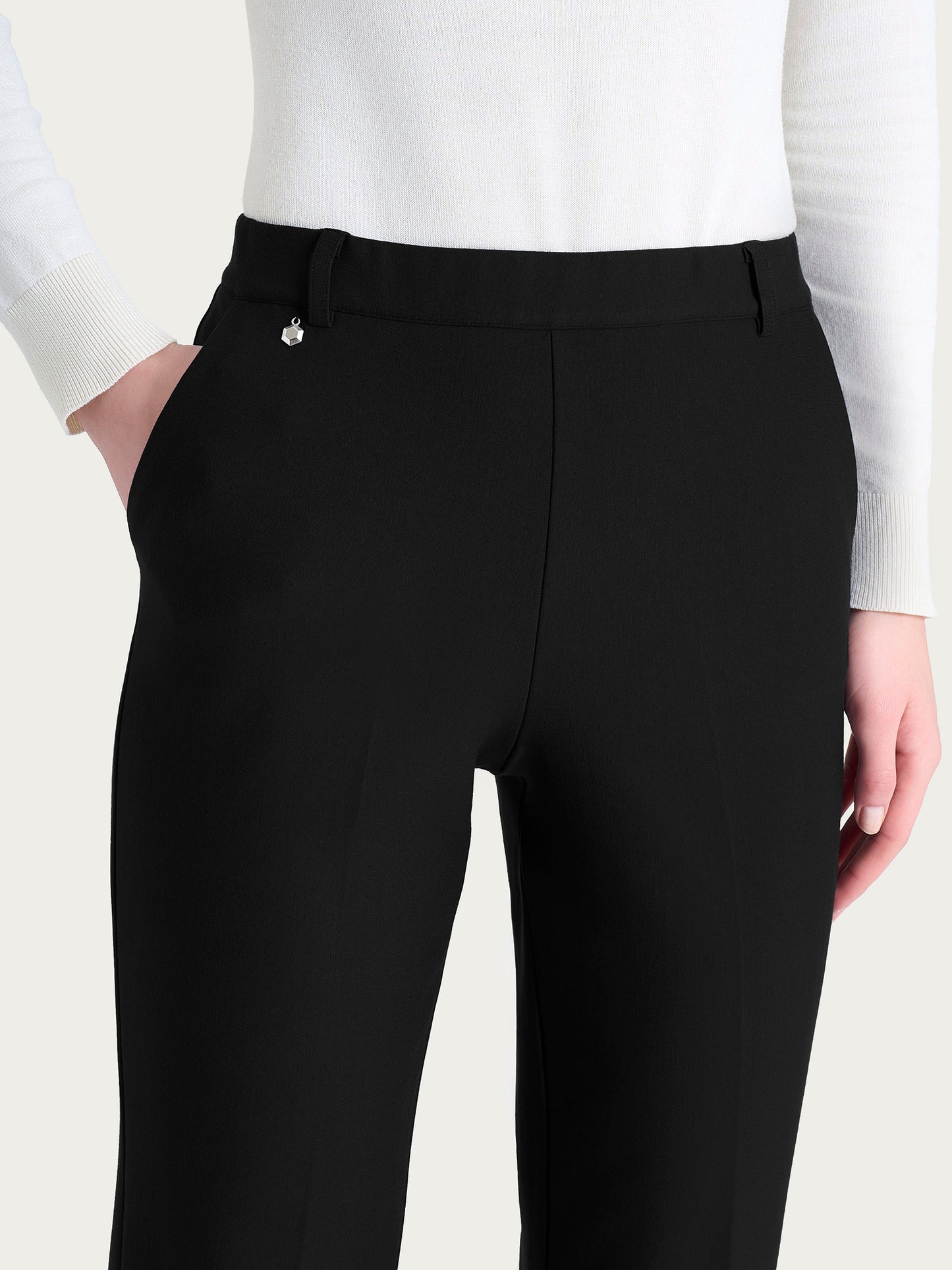 Pantalone ampio con tasche e risvolto in Compact DR34PL