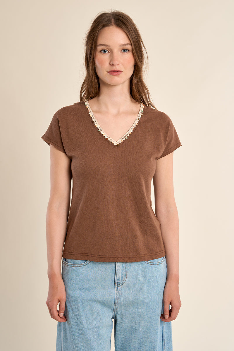 T-shirt con scollo a V, ricamata e con perline LA1270CEP
