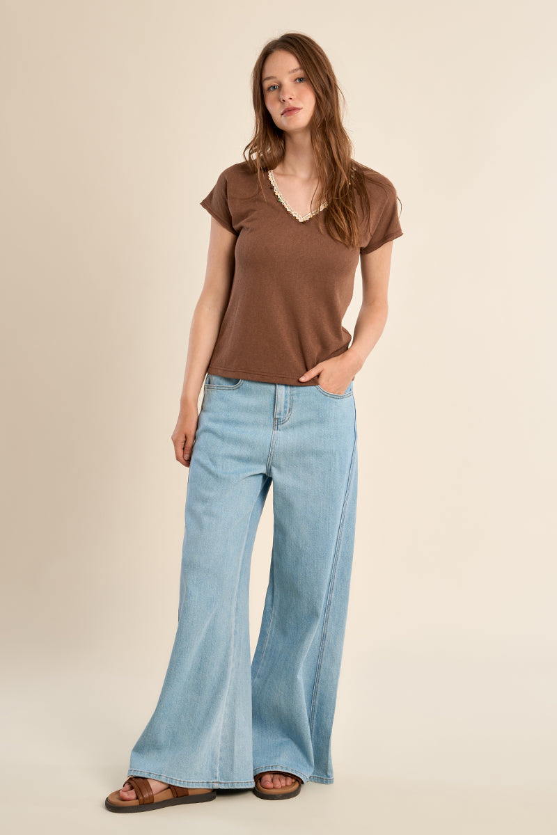 T-shirt con scollo a V, ricamata e con perline LA1270CEP
