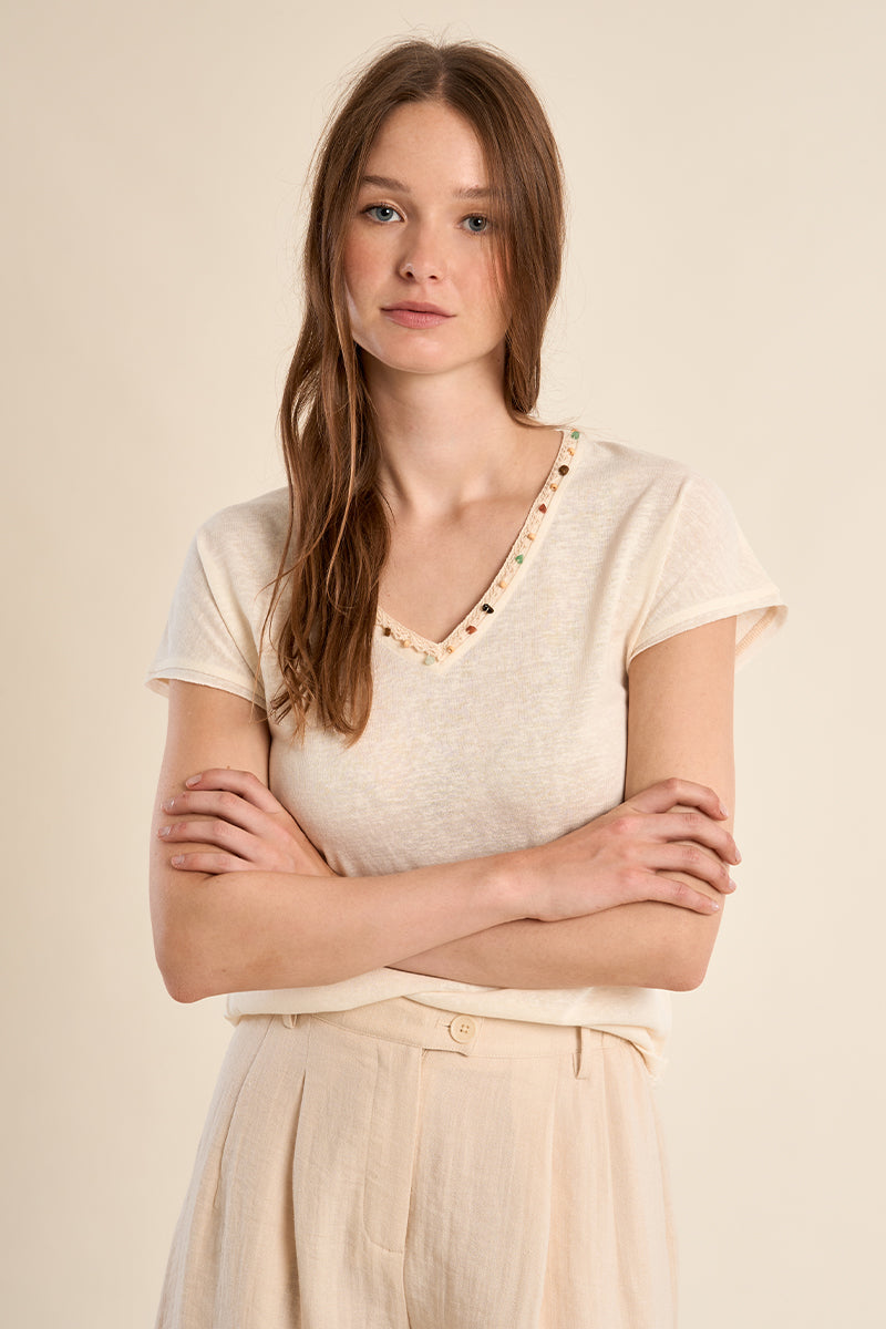 T-shirt con scollo a V, ricamata e con perline LA1270CEP