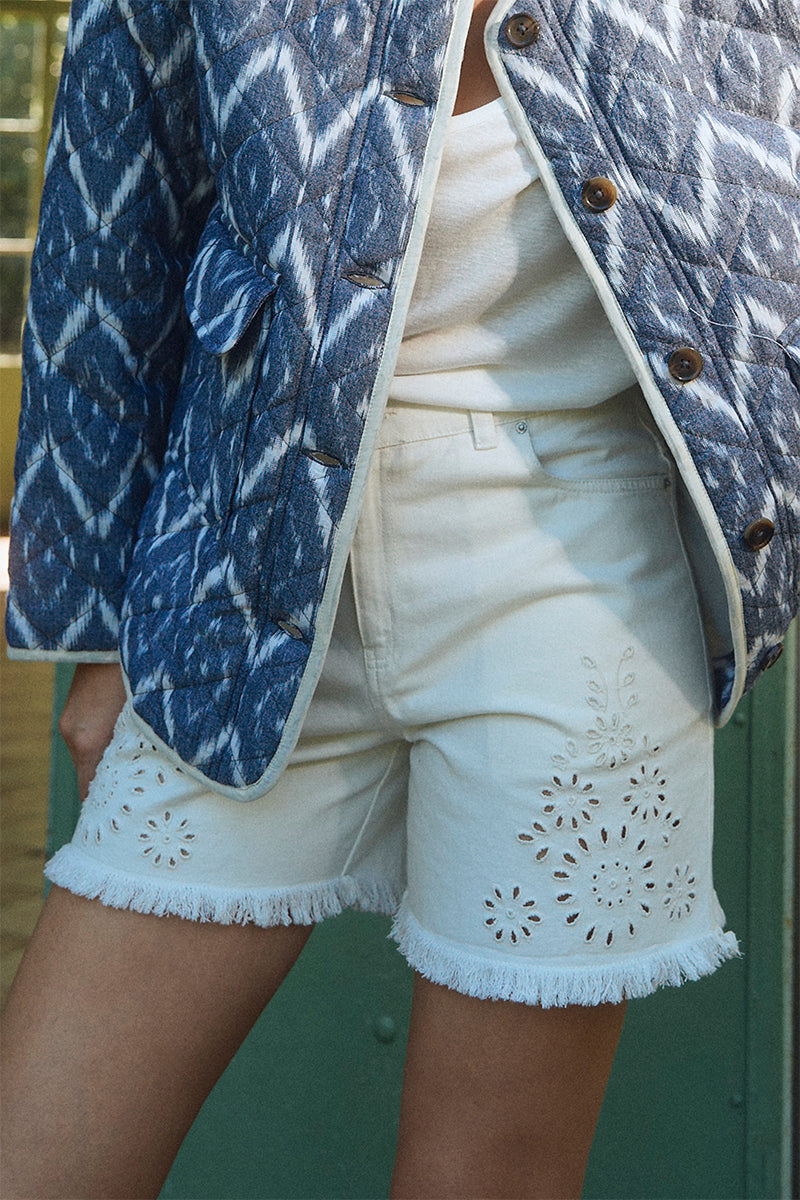 Pantaloncini in denim con ricamo a punto inglese ZA205EE